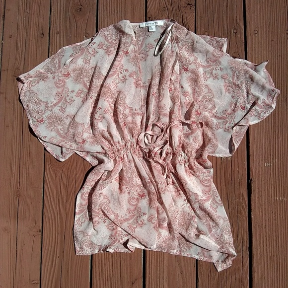 Forever 21 cover up size small white w/red print - Picture 3 of 3